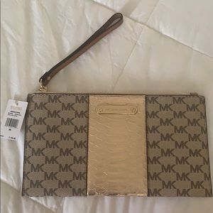 💖New Michael Kors Gold Clutch